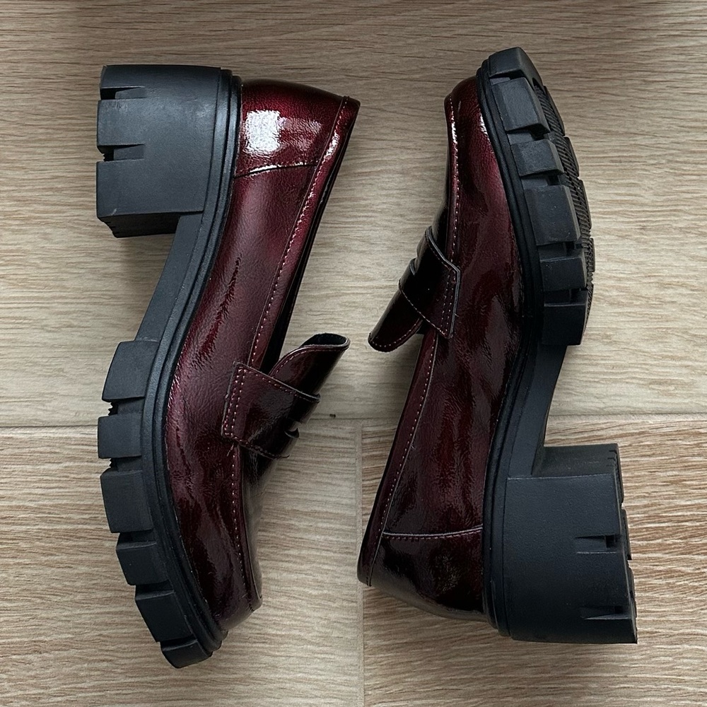 Crown Vintage Women's Burgundy Loafers